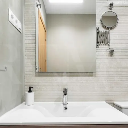 Lovely Duplex With Private Parking Near Center By Rems Málaga