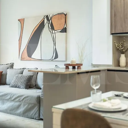 Lovely Duplex With Private Parking Near Center By Rems 아파트 *