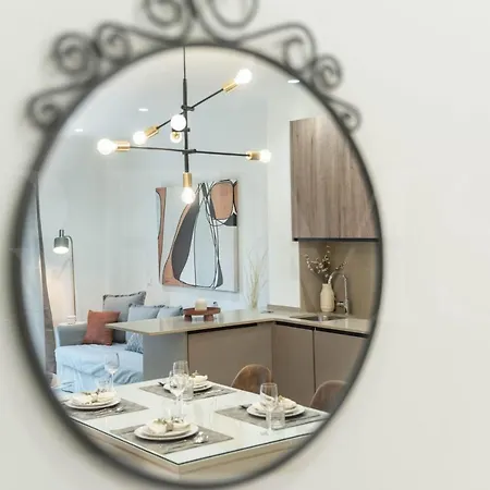 아파트 Lovely Duplex With Private Parking Near Center By Rems