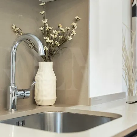 Lovely Duplex With Private Parking Near Center By Rems