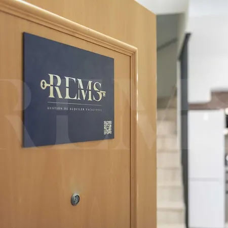 아파트 Lovely Duplex With Private Parking Near Center By Rems 말라가