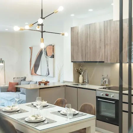 아파트 Lovely Duplex With Private Parking Near Center By Rems *