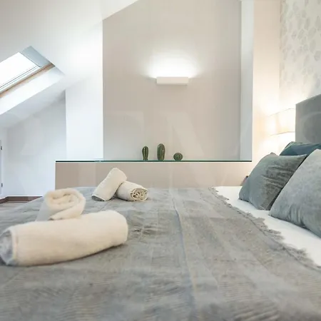 아파트 Lovely Duplex With Private Parking Near Center By Rems *